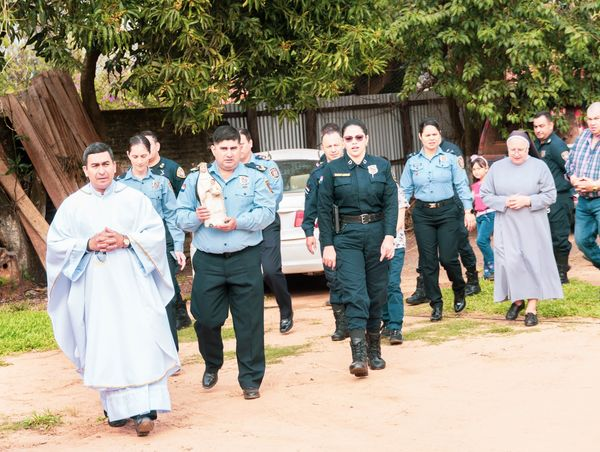 POLICIA