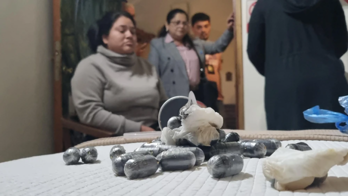 Aleixa Noemi Coronel Cañete, supuesta reclutadora, fue detenida tras un procedimiento en Paraguay.