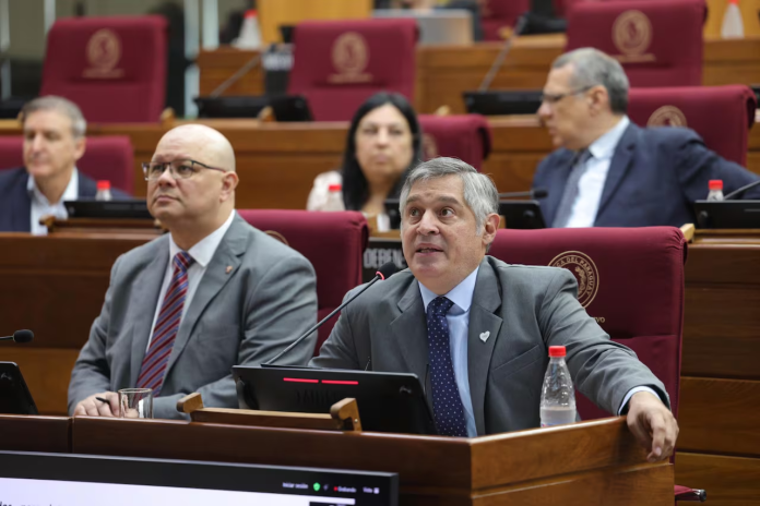 El ministro de Educación, Luis Ramírez, indicó que los recursos también serán utilizados para la construcción de 6 emblemáticos institutos de formación docente