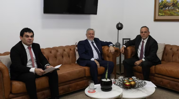 eunión entre el presidente de IPS, Jorge Brítez, y el contralor Camilo Benítez.