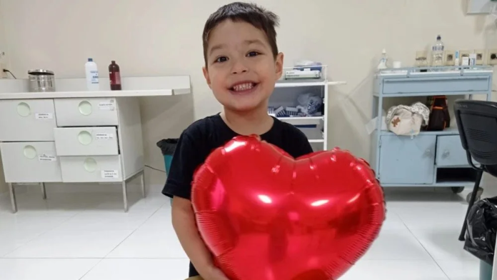 Tras 15 horas y 30 minutos de trasplante, culminó la cirugía del pequeño Milán Alexander López.