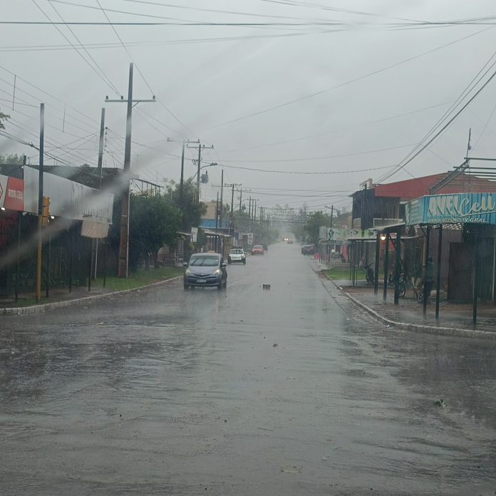 El fuerte temporal seguirá esta tarde en gran parte del país. - Foto: Redacción Suceso