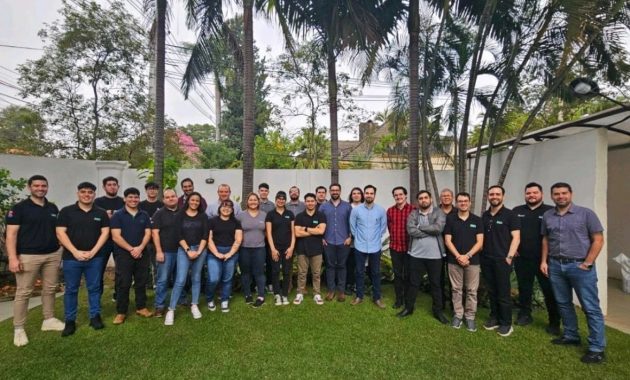Este logro es fruto del compromiso del equipo de Tecnología de la Fundación, que ha incorporado de forma sistemática procesos de reciclaje electrónico, demostrando que la sostenibilidad también se construye desde las áreas técnicas y administrativas. Foto: Fundación Paraguaya.