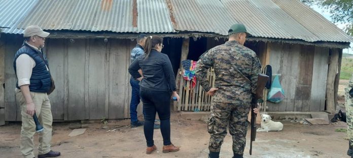 El allanamiento fue autorizado por el Juzgado Penal de Garantías de Caazapá mediante mandamiento judicial A.I. N° 239. Foto: Redacción Suceso. El allanamiento fue autorizado por el Juzgado Penal de Garantías de Caazapá mediante mandamiento judicial A.I. N° 239. Foto: Redacción Suceso.