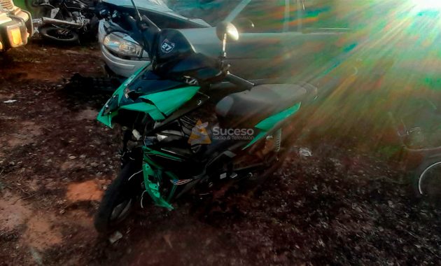 Abrahan Fariña Martínez, de 18 años, quien se desplazaba a bordo de una motocicleta Taiga 125cc, color negro con verde, sufrió una fractura en la pierna izquierda. Foto: Redacción Suceso.
