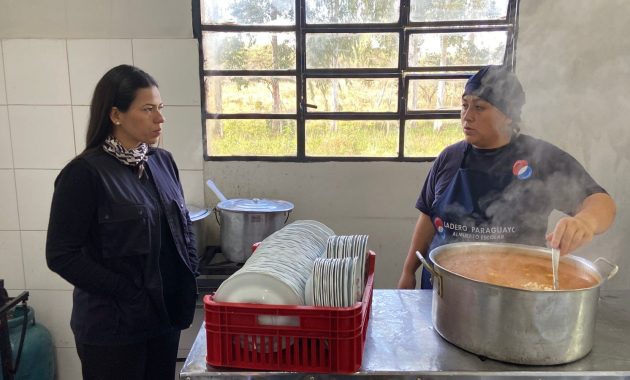 Representantes del MEC señalaron que la distribución de los alimentos durante la huelga no es posible, ya que se requiere la coordinación con docentes y directores para asegurar la correcta recepción y preparación. Foto: Gobernación de Caazapá.