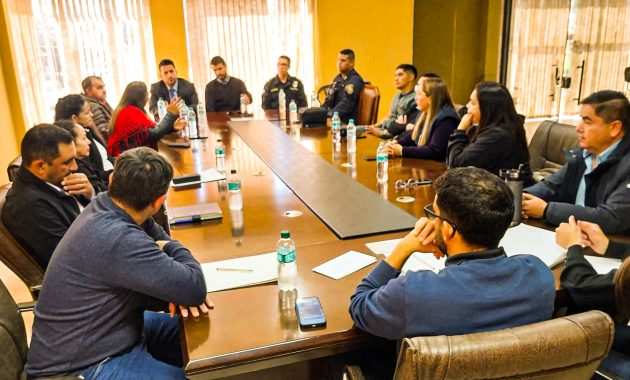 A la reunión fueron invitados los fiscales Derlys Fanego y Rodrigo Lepretti, junto al jefe de la Comisaría 2ª de Yuty, Crio. Ppal. Basilio Cuevas. Foto: Gentileza.