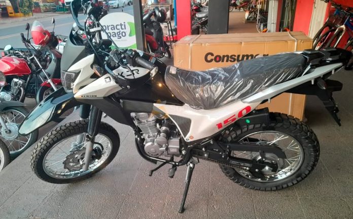El biciclo robado es una Kenton, modelo DAKAR 150, de color negro, con matrícula N° 910ABPB y pertenece a la empresa Arteforest S.A. Foto: Redacción Suceso. El biciclo robado es una Kenton, modelo DAKAR 150, de color negro, con matrícula N° 910ABPB y pertenece a la empresa Arteforest S.A. Foto: Redacción Suceso.