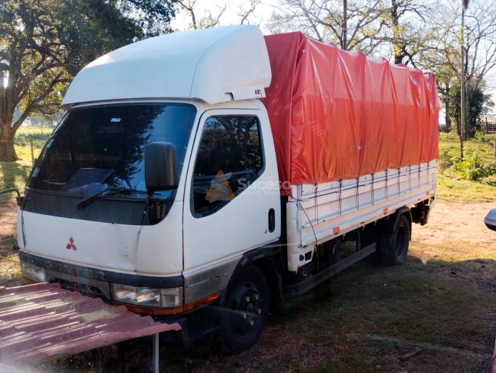 El rodado hurtado es un camión de la marca Mitsubishi, modelo Canter, año 1996, de color blanco, con matrícula AAFM 528, propiedad del propio denunciante. Foto: Redacción Suceso. El rodado hurtado es un camión de la marca Mitsubishi, modelo Canter, año 1996, de color blanco, con matrícula AAFM 528, propiedad del propio denunciante. Foto: Redacción Suceso.