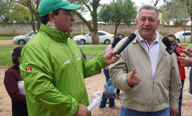 Presión ciudadana doblega a intendente: hará pozo por vía de la excepción - Foto: Redacción Suceso Multimedios / Javier Cañete