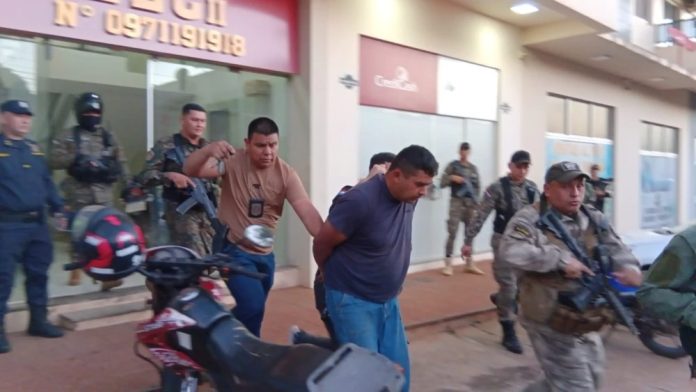 Tres personas fueron detenidas tras el intento de asalto a una inmobiliaria en Pedro Juan Caballero, Departamento de Amambay. Foto: UH