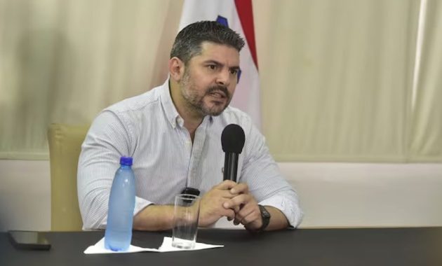 Nenecho Rodríguez presenta renuncia a la intendencia en Asunción. Foto: Abc Digital