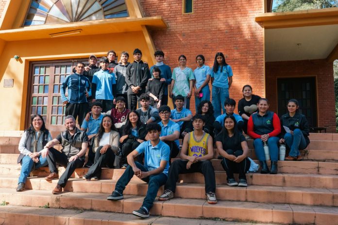 Con entusiasmo, compromiso y herramientas concretas, los estudiantes de Cerrito están cocinando su propio futuro. Foto: Fundación Paraguaya.