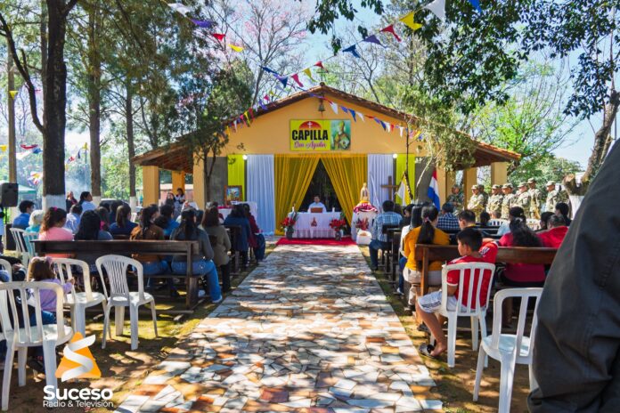Las actividades iniciaron con la santa misa en la capilla local, presidida por el cura párroco Aldo Marín, que congregó a numerosos fieles. Foto: Redacción Suceso. Las actividades iniciaron con la santa misa en la capilla local, presidida por el cura párroco Aldo Marín, que congregó a numerosos fieles. Foto: Redacción Suceso.