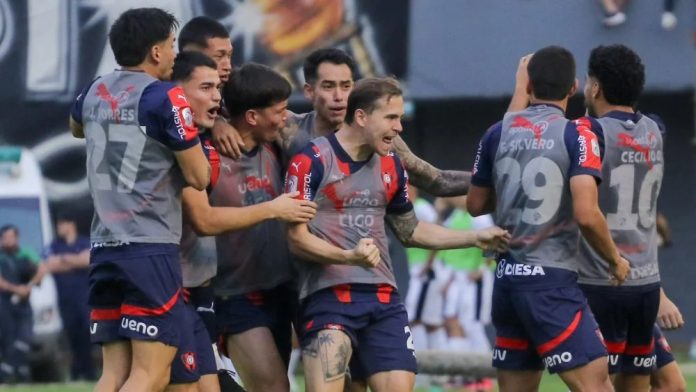 Cerro Porteño volvió al triunfo en el superclásico ante Olimpia.@CopadePrimera