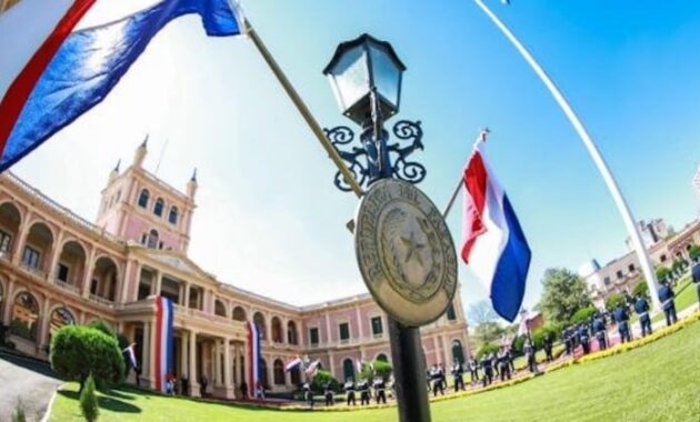 El Poder Ejecutivo podrá decretar tres feriados adicionales. Foto: @PresidenciaPy