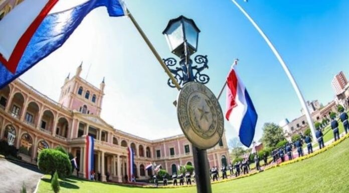 El Poder Ejecutivo podrá decretar tres feriados adicionales. Foto: @PresidenciaPy