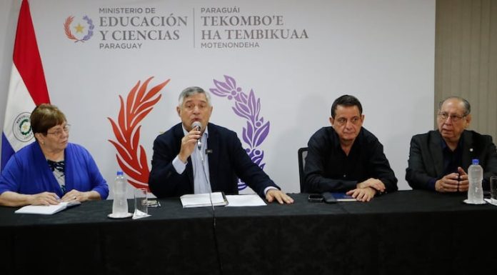 Luis Ramírez, ministro de Educación.