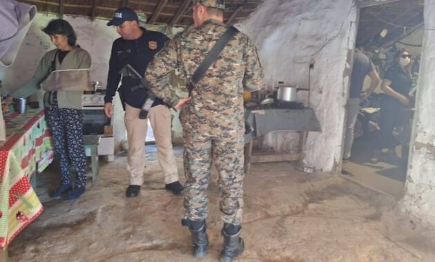 La Policía Nacional y la Fiscalía encabezaron los allanamientos. Foto: Sucesos Paraguay.