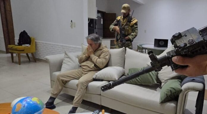 El jefe narco quedó vivía lujosamente en una mansión de Surubi'i. El jefe narco quedó vivía lujosamente en una mansión de Surubi'i.