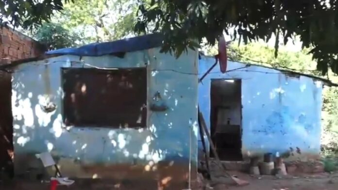 Imagen de la precaria vivienda que fue el último domicilio de la niña asesinada. Captura NPY. Imagen de la precaria vivienda que fue el último domicilio de la niña asesinada. Captura NPY.