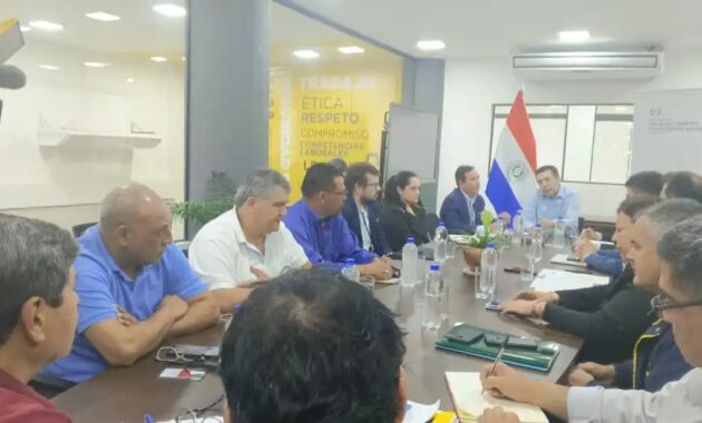 Los choferes del transporte público se reunieron con autoridades del Gobierno. Foto: UH