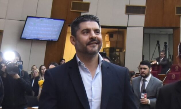 El ex intendente, Óscar Nenecho Rodríguez, desvió ilegalmente más de G. 500.000 millones en pago de salarios, gastos operativos dudosos a empresas sancionadas y honorarios millonarios que no beneficiaron a la ciudadanía.Foto. Gentileza.