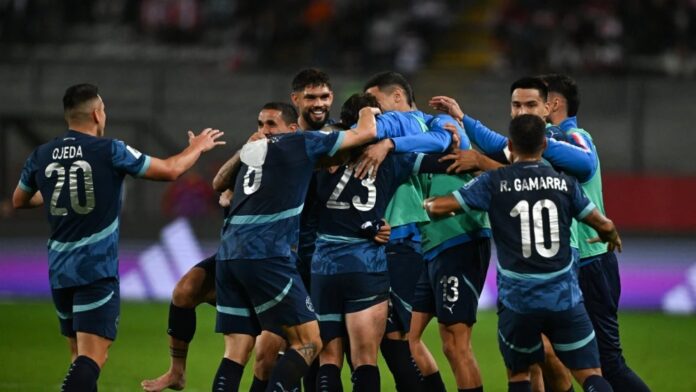 La Albirroja celebra en Lima su primera victoria ante Perú en condición de visitante por Eliminatorias.