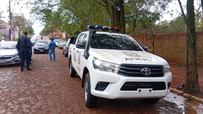 La Policía Nacional se constituyó este lunes en el lugar del hallazgo del cadáver en Pedro Juan Caballero.