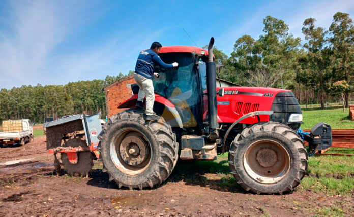 Los objetos sustraídos fueron una antena CASEIH modelo CNH 372 y un monitor New Holland modelo PRO 700, ambos instalados en un tractor y una pulverizadora. Foto: Redacción Suceso.