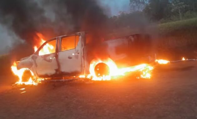 El cuerpo fue hallado en esta camioneta.