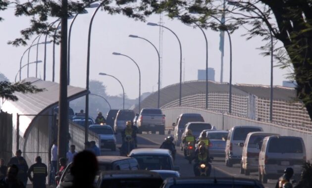 El Puente de la Amistad une las localidades de Ciudad del Este (Paraguay) y Foz de Yguazú (Brasil).Foto: Wilson Ferreira.