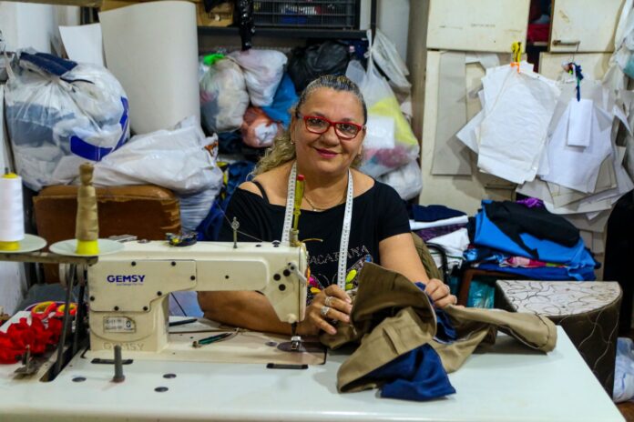 Cada 19 de noviembre se celebra el Día Internacional de la Mujer Emprendedora. La Fundación Paraguaya acompaña a miles de mujeres con herramientas y microfranquicias, impulsando su independencia económica y el desarrollo de sus familias.