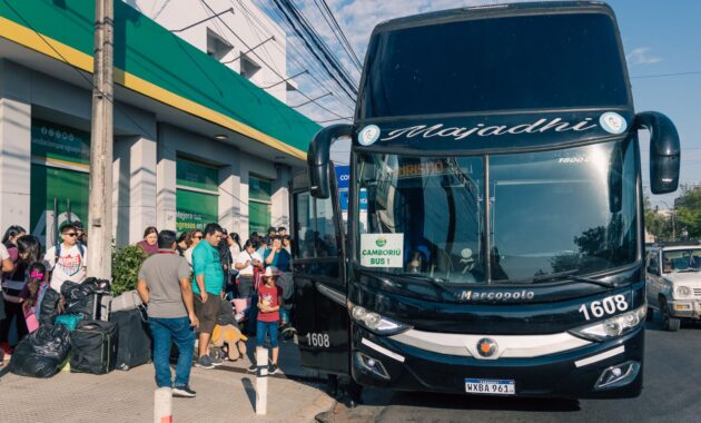Estudiantes de la Escuela Agrícola de Cerrito participan en la presentación de los nuevos paquetes turísticos 2025–2026, una iniciativa de Cerrito Viajes que combina formación práctica en hotelería y turismo con un propósito social que sostiene la educación de jóvenes rurales.
