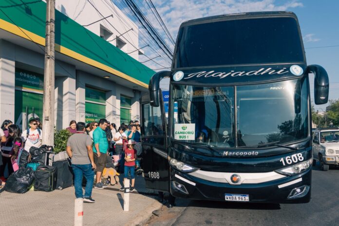 Estudiantes de la Escuela Agrícola de Cerrito participan en la presentación de los nuevos paquetes turísticos 2025–2026, una iniciativa de Cerrito Viajes que combina formación práctica en hotelería y turismo con un propósito social que sostiene la educación de jóvenes rurales.
