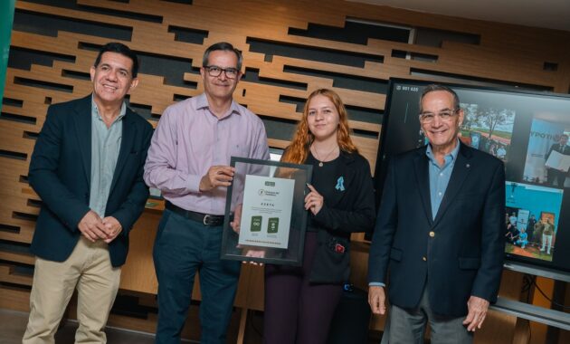El Hub Hotel fue sede del evento “Reconocimientos del Semáforo” de la Fundación Paraguaya, donde diversas empresas fueron destacadas por sus avances en bienestar, desarrollo comunitario y compromiso con el Semáforo de Eliminación de Pobreza.