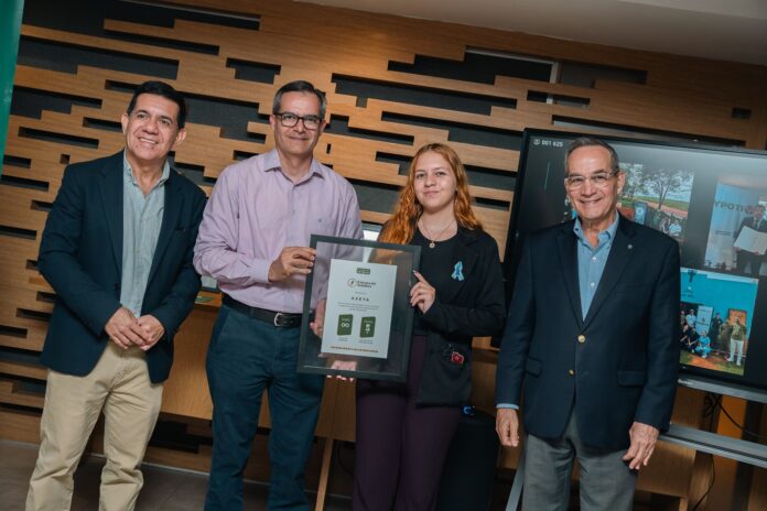 El Hub Hotel fue sede del evento “Reconocimientos del Semáforo” de la Fundación Paraguaya, donde diversas empresas fueron destacadas por sus avances en bienestar, desarrollo comunitario y compromiso con el Semáforo de Eliminación de Pobreza.