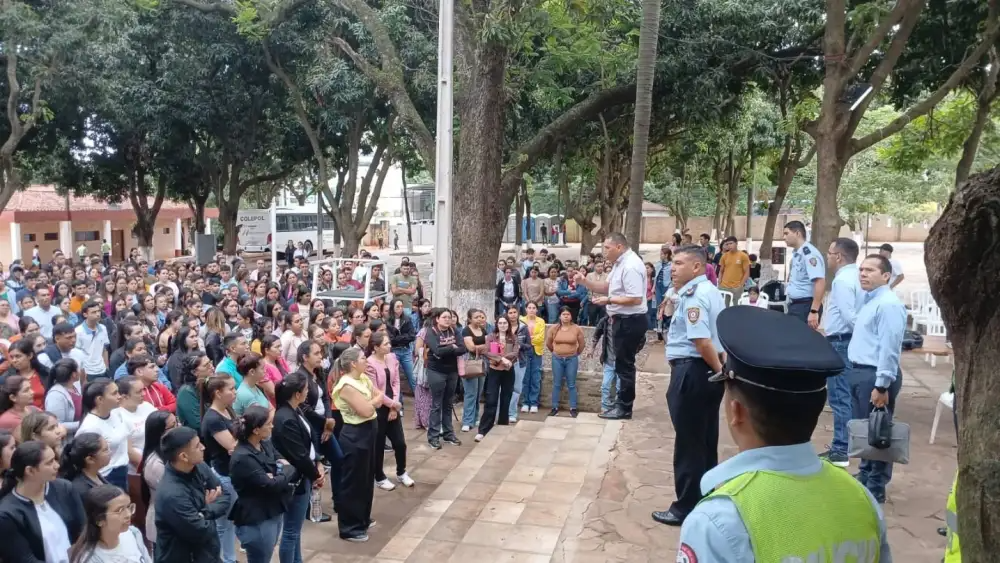 Inciaron en Central las evaluaciones escritas a docentes de San Pedro (Sur), Cordillera, Guairá y Canindeyú, como parte del Concurso Público de Oposición. Foto: Gentileza