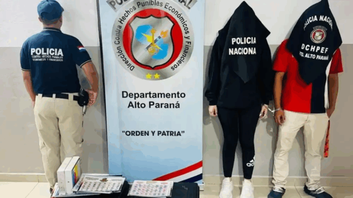 Como resultado del operativo, fueron aprehendidos Ángel Eduardo Domínguez Vázquez, de nacionalidad mexicana, y Celia Noemí Sena Giménez, de nacionalidad paraguaya.Foto: Gentileza.