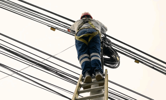 La víctima se encontraba realizando trabajos en una instalación eléctrica correspondiente al tendido de iluminación de una cancha de vóley.Foto ilustrativa (Pexels).