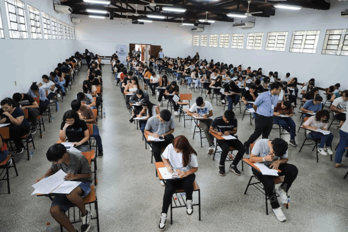 El período de postulación cerró ayer martes con un total de 19.982 jóvenes, superando la cantidad registrada años atrás. Foto: Matías Amarilla El período de postulación cerró ayer martes con un total de 19.982 jóvenes, superando la cantidad registrada años atrás. Foto: Matías Amarilla
