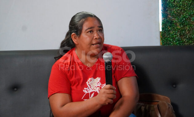 La denunciante, Alba Benítez, relata el supuesto atropello de domicilio y amenazas con arma de fuego en su vivienda de Santa Catalina, en Abaí.