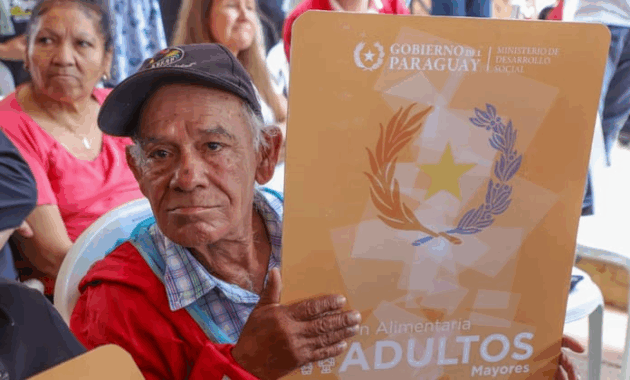 La pensión universal es del 25 % del salario mínimo. Foto: Archivo