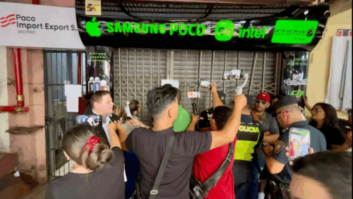La intervención se dio en medio una manifestación de un grupo de mesiteros de la avenida Camilo Recalde.Foto: Gentileza.