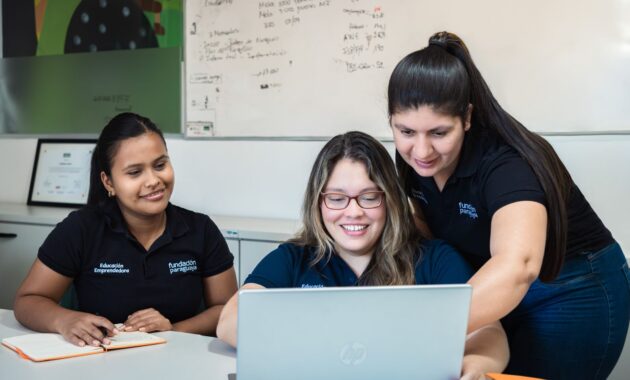 Mujeres emprendedoras de todo el país ya pueden acceder a la nueva edición del programa Estemos Abiertos, con formación online gratuita en educación financiera, gestión de negocios y herramientas digitales para crecer y proyectarse con mayor autonomía económica.