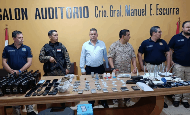 Todas las evidencias que fueron incautadas por las autoridades en la requisa en el penal de Pedro Juan Caballero.Foto: Marciano Candia.