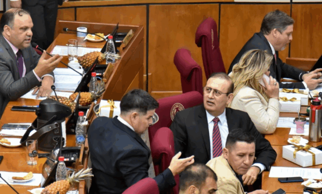 Estudio. Senadores abordan este martes la reforma de las Cajas Fiscal y Parlamentaria.ARCHIVO