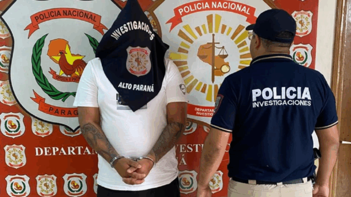 La detención de Marcelo Augusto Silvero, de 33 años, se realizó en el barrio Carolina de Ciudad del Este.Foto: Edgar Medina. La detención de Marcelo Augusto Silvero, de 33 años, se realizó en el barrio Carolina de Ciudad del Este.Foto: Edgar Medina.