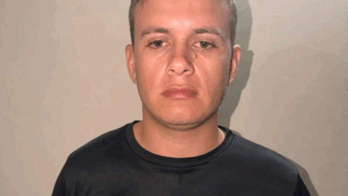 El agente de la Policía Nacional fue detenido con más de 100 gramos de cocaína.Foto: Gentileza