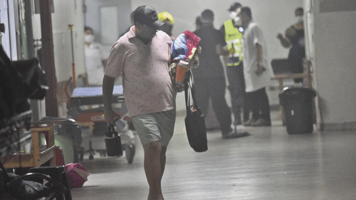 SIN ENERGIA. Hospitales, residencias, comercios y oficinas, sufrieron el corte de energía ante el intenso calorANDRES CATALAN SIN ENERGIA. Hospitales, residencias, comercios y oficinas, sufrieron el corte de energía ante el intenso calorANDRES CATALAN